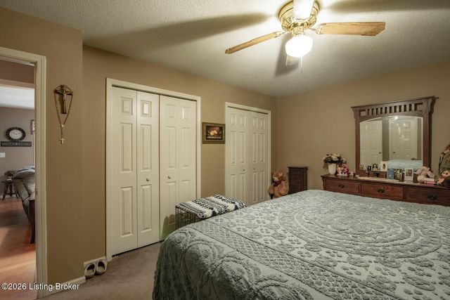 308 Falcon Ct, Elizabethtown, KY 42701