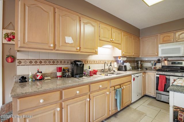 308 Falcon Ct, Elizabethtown, KY 42701