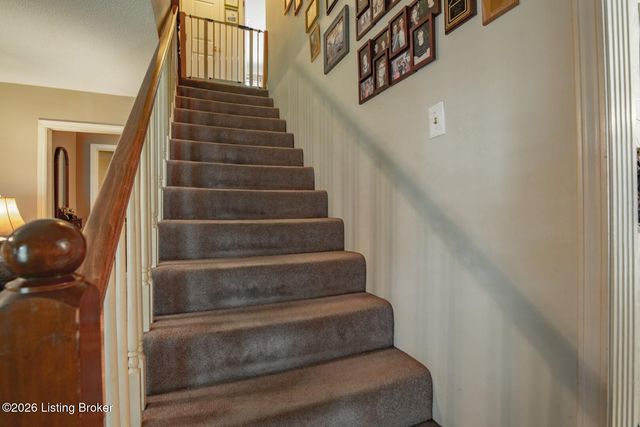 308 Falcon Ct, Elizabethtown, KY 42701