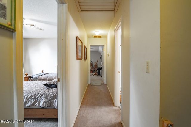 308 Falcon Ct, Elizabethtown, KY 42701
