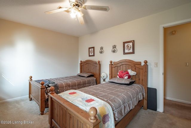 308 Falcon Ct, Elizabethtown, KY 42701