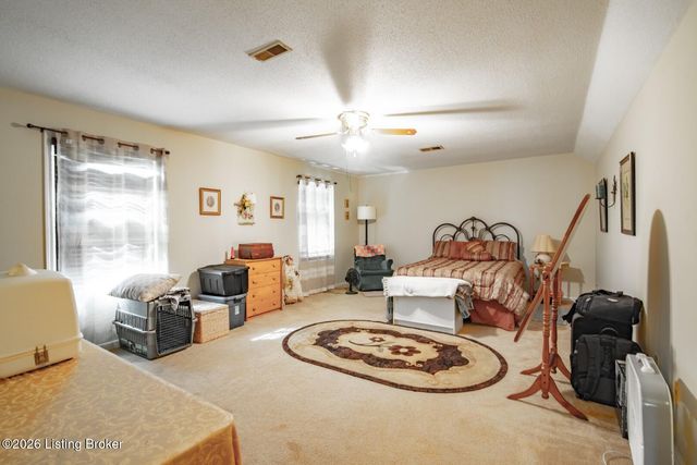 308 Falcon Ct, Elizabethtown, KY 42701