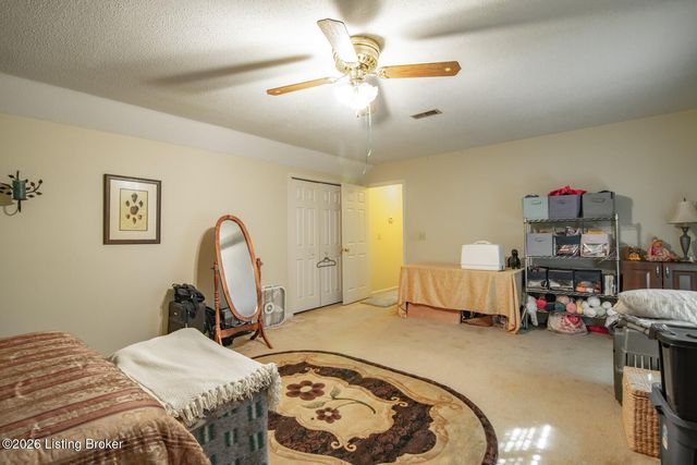 308 Falcon Ct, Elizabethtown, KY 42701