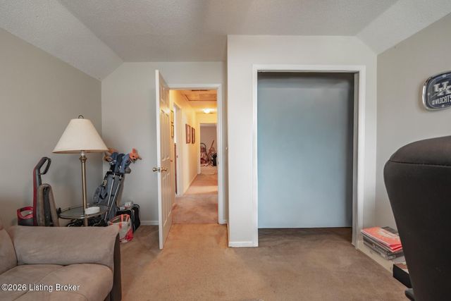 308 Falcon Ct, Elizabethtown, KY 42701