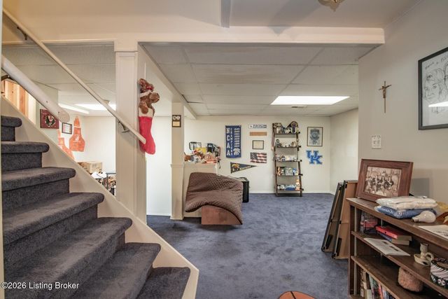 308 Falcon Ct, Elizabethtown, KY 42701