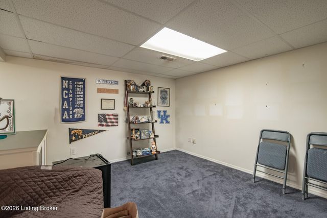 308 Falcon Ct, Elizabethtown, KY 42701