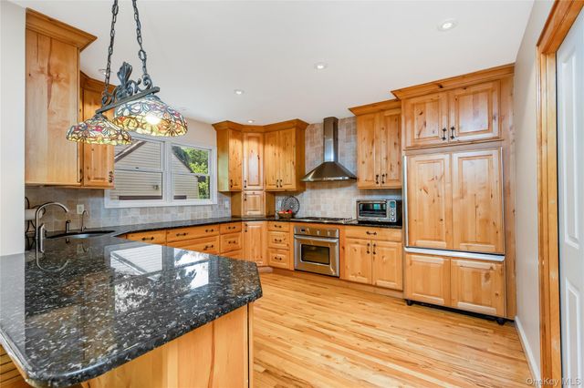 530 Elm Street, West Hempstead, NY 11552