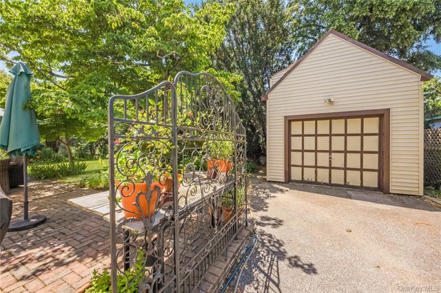 530 Elm Street, West Hempstead, NY 11552