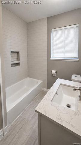39483 Marne Avenue, Sterling Heights, MI 48313
