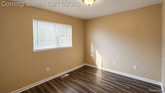 39483 Marne Avenue, Sterling Heights, MI 48313