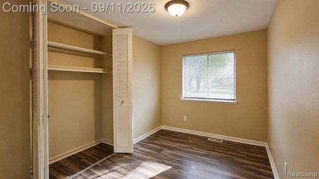 39483 Marne Avenue, Sterling Heights, MI 48313