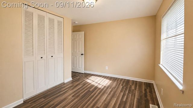 39483 Marne Avenue, Sterling Heights, MI 48313