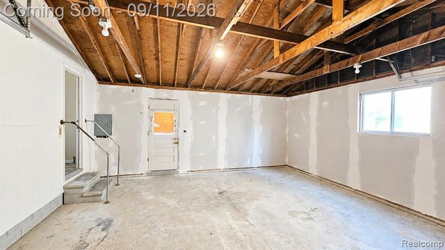 39483 Marne Avenue, Sterling Heights, MI 48313