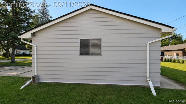 39483 Marne Avenue, Sterling Heights, MI 48313