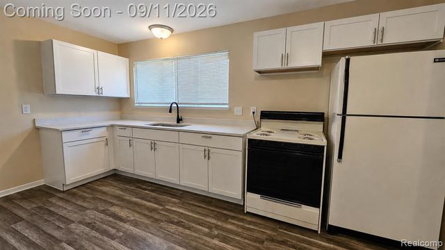 39483 Marne Avenue, Sterling Heights, MI 48313