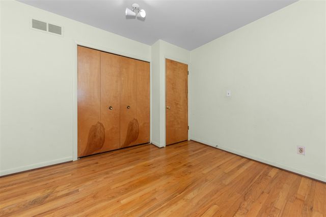 6607 Fleming Creek Drive, Ypsilanti, MI 48198
