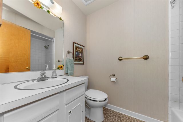 6607 Fleming Creek Drive, Ypsilanti, MI 48198