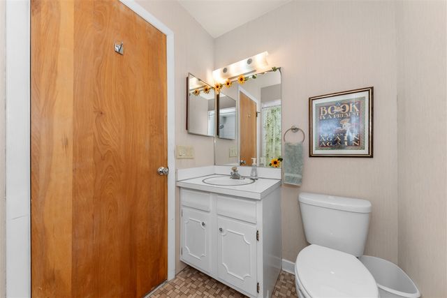 6607 Fleming Creek Drive, Ypsilanti, MI 48198