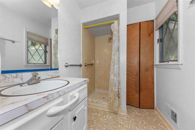 6607 Fleming Creek Drive, Ypsilanti, MI 48198