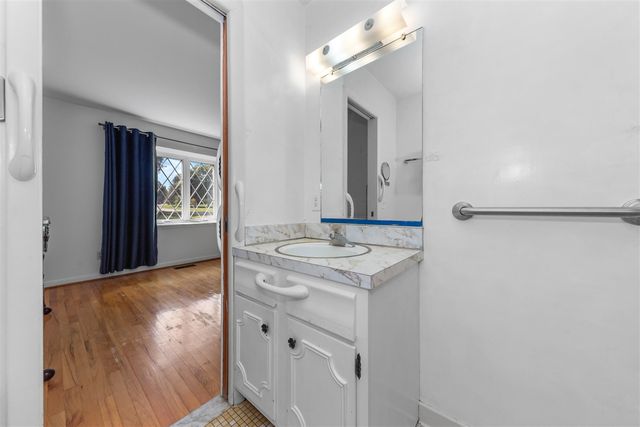 6607 Fleming Creek Drive, Ypsilanti, MI 48198