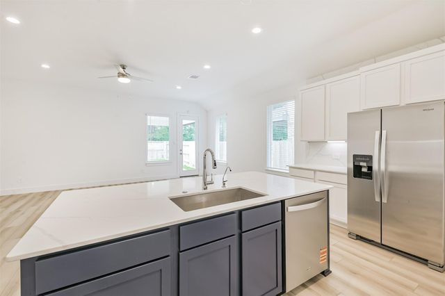 218 Springfield Terrace Court, Conroe, TX 77304