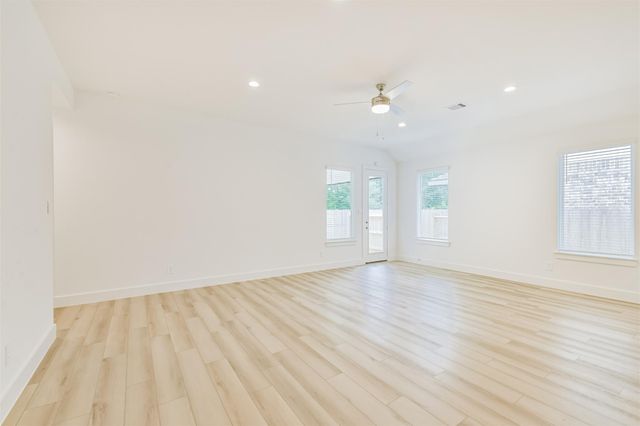 218 Springfield Terrace Court, Conroe, TX 77304