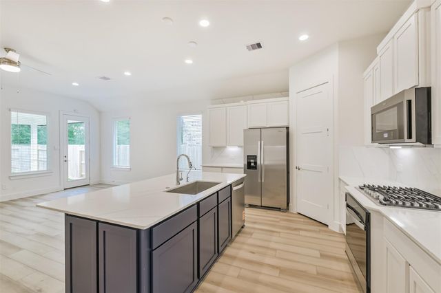 218 Springfield Terrace Court, Conroe, TX 77304
