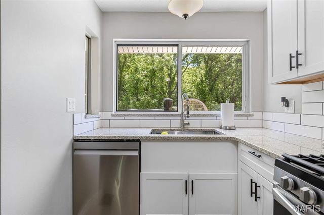 7138 Shady Hill Drive, St Louis, MO 63129