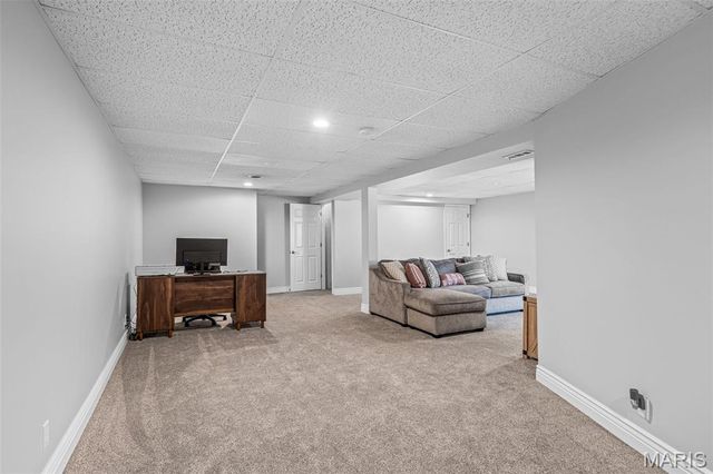 7138 Shady Hill Drive, St Louis, MO 63129