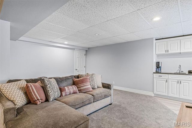 7138 Shady Hill Drive, St Louis, MO 63129