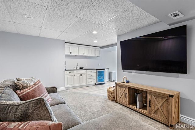 7138 Shady Hill Drive, St Louis, MO 63129