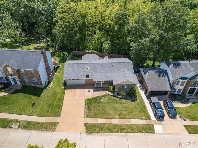 7138 Shady Hill Drive, St Louis, MO 63129