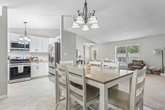 7138 Shady Hill Drive, St Louis, MO 63129