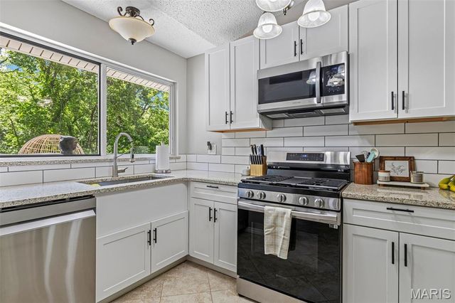 7138 Shady Hill Drive, St Louis, MO 63129