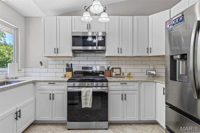 7138 Shady Hill Drive, St Louis, MO 63129