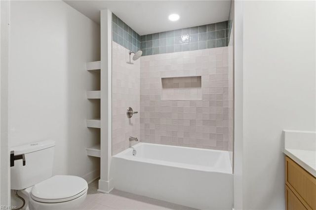 4800 Colonial LN, Portsmouth, VA 23703