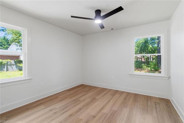 4800 Colonial LN, Portsmouth, VA 23703