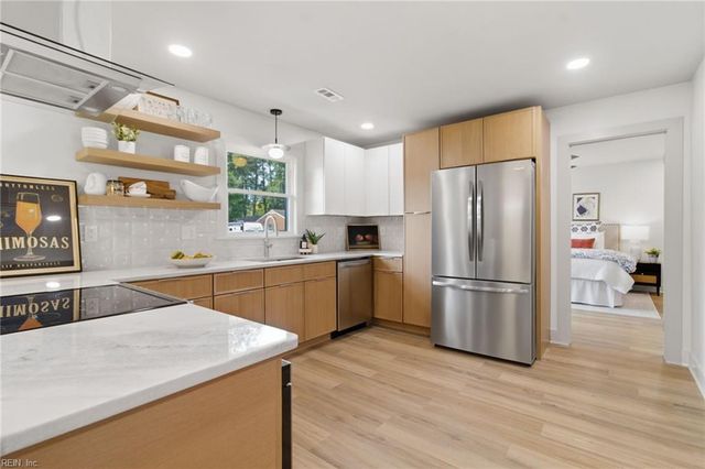 4800 Colonial LN, Portsmouth, VA 23703