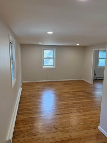 9 Cove Ave 9, Framingham, MA 01702