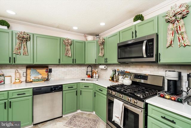 38 CHAMBORD CT, Hamilton, NJ 08619