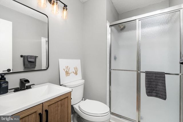 38 CHAMBORD CT, Hamilton, NJ 08619