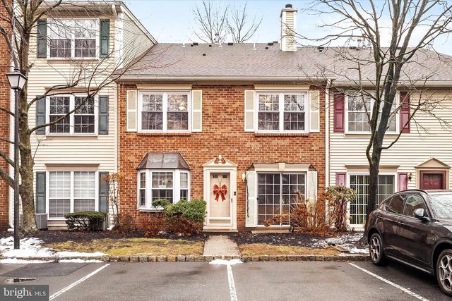 38 CHAMBORD CT, Hamilton, NJ 08619