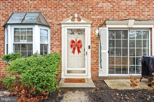 38 CHAMBORD CT, Hamilton, NJ 08619