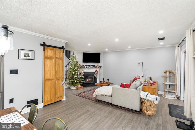 38 CHAMBORD CT, Hamilton, NJ 08619