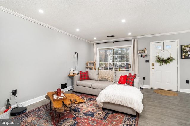 38 CHAMBORD CT, Hamilton, NJ 08619