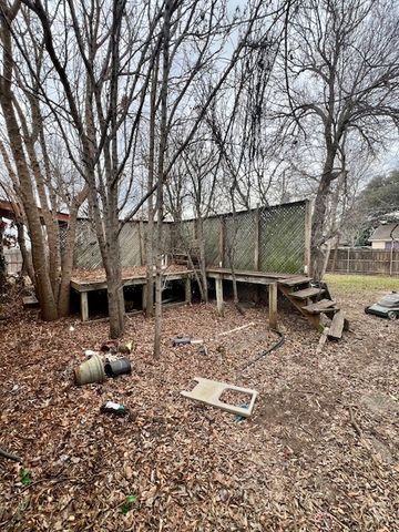 713 Vaughn Drive, Burleson, TX 76028