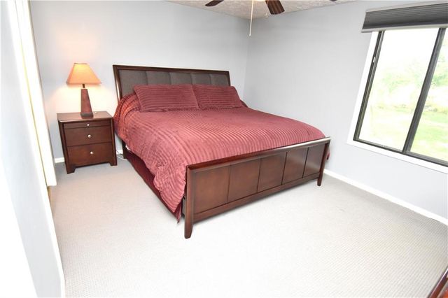21282 Parallel Road, Tonganoxie, KS 66086