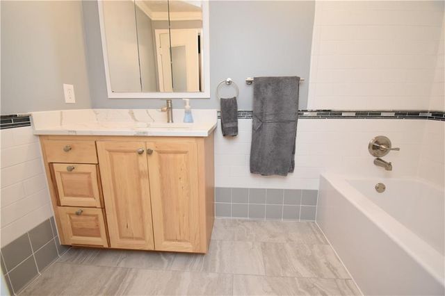 21282 Parallel Road, Tonganoxie, KS 66086