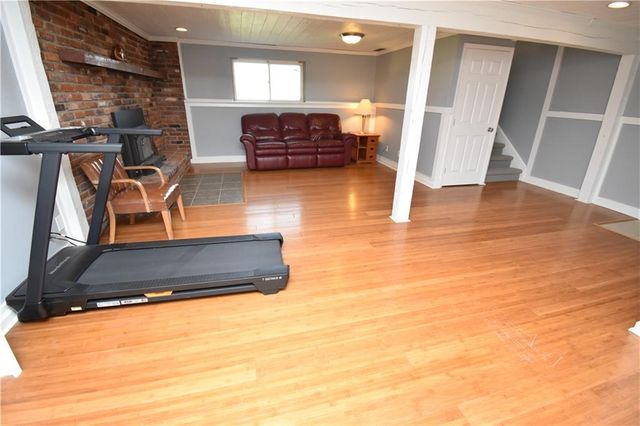 21282 Parallel Road, Tonganoxie, KS 66086