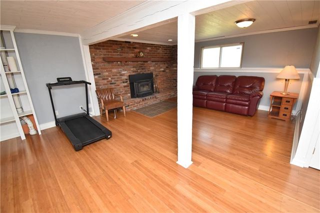 21282 Parallel Road, Tonganoxie, KS 66086